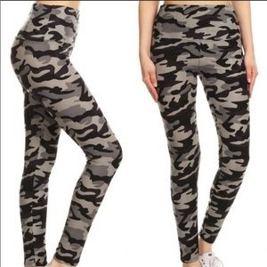 NEW! High Rise Legging Black Gray Camouflage